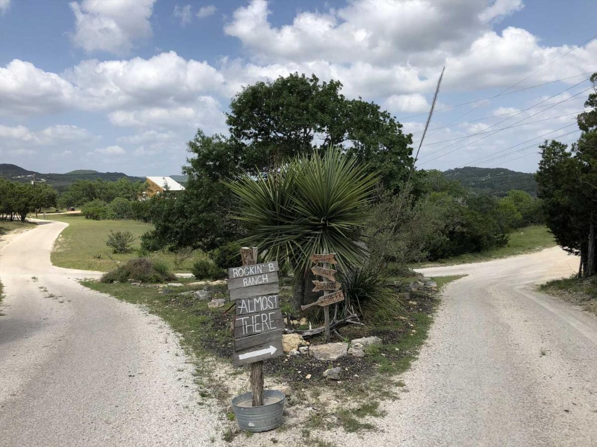 Rockin' B Ranch Love Shack Pipe Creek 外观 照片